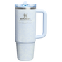 Campione per Stanley 1913 Stanley 1913 x LoveShackFancy Quencher® ProTour Tumbler 0.89L in Toscana Toile - Alpine Blue | Frontale Visualizza