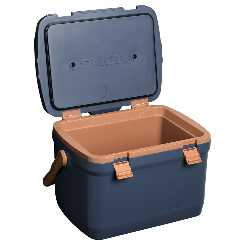 Stanley 1913 Easy-Carry Outdoor Cooler 15.1L in Twilight | Öffnen Anzeigen