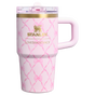 Farbmuster für Stanley 1913 Stanley 1913 x LoveShackFancy Quencher® ProTour Tumbler 0.59L in Baby Bow - Peppermint Pink | Vorderseite Anzeigen