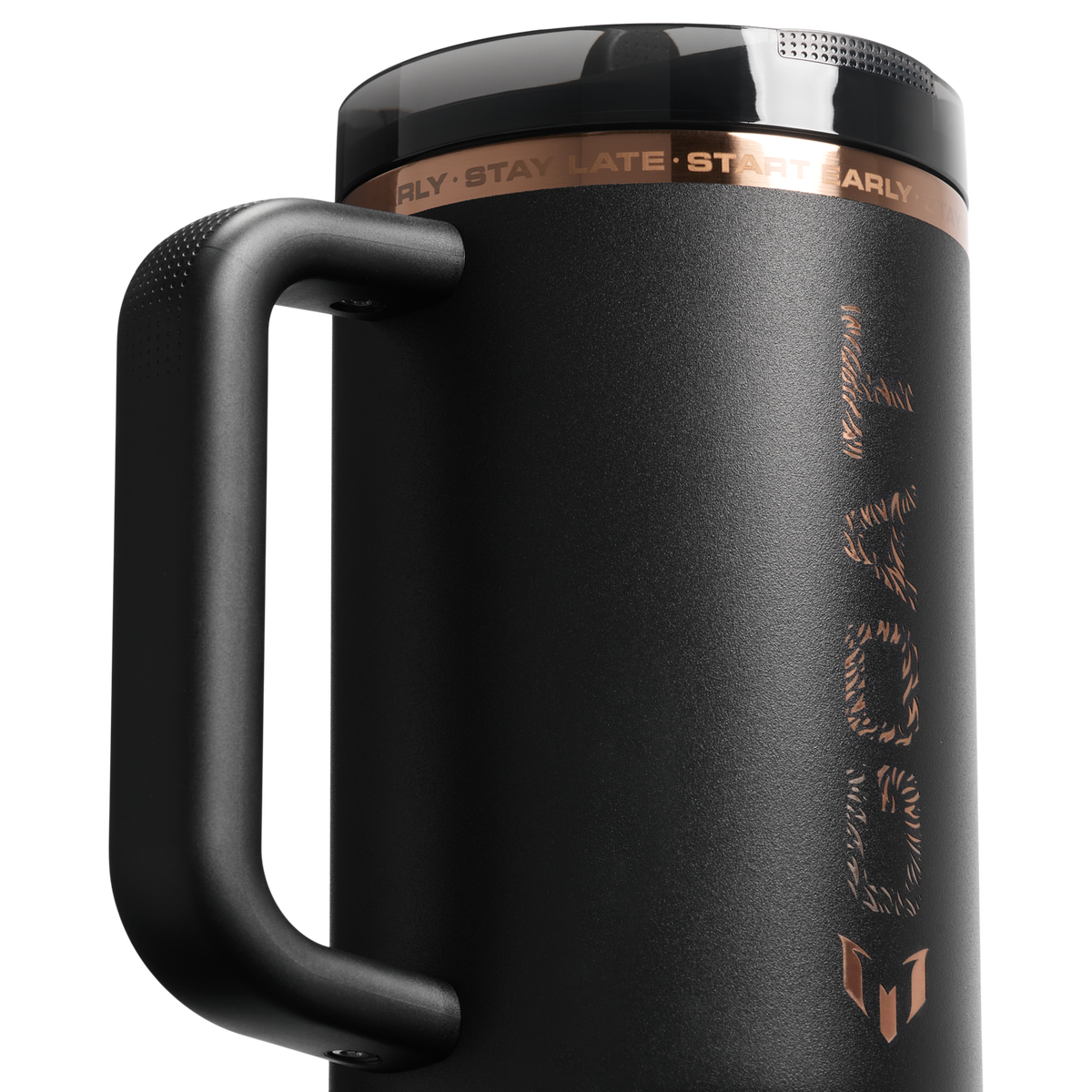 Stanley 1913 Messi x Stanley 1913 Quencher® ProTour Flip Straw Tumbler 1.18L dans Messi GOAT Black | Détaillé Afficher