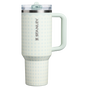 Campione per Stanley 1913 Quencher® ProTour Flip Straw Tumbler 1.18L in Mist Rattan | Frontale Visualizza